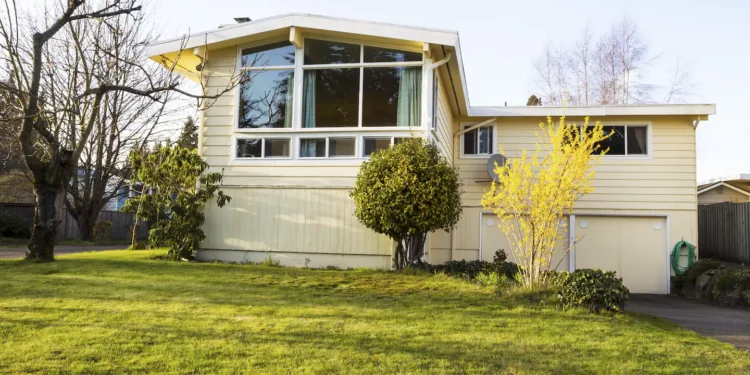 From Aluminum to Masonite: A Comprehensive Guide to Siding Painting Options in Flower Mound