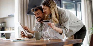 E-Commerce Goldmine: What Shoppers Buy Most Online